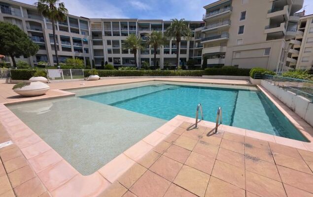 Les Pins Bleus - Photo 1